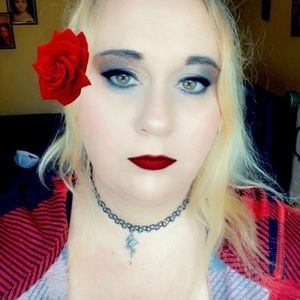 Meet your Posher, Christy